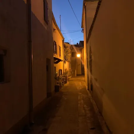 Messalinahome * Sveti Filip i Jakov