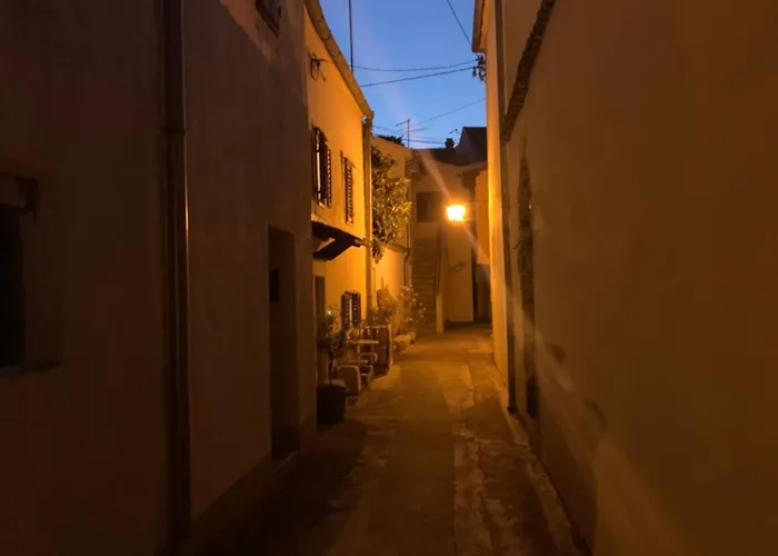 Messalinahome * Sveti Filip i Jakov